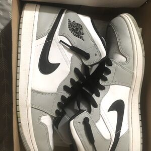 Men’s Air Jordan 1 mid Lt smoke grey/black-white. Size 10.5